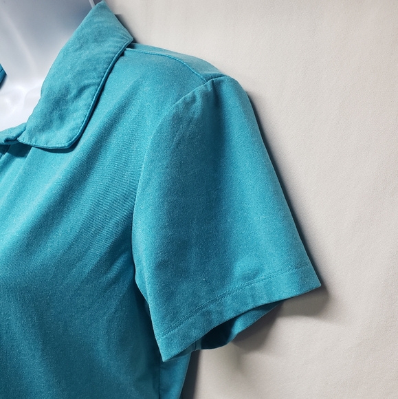 Like New. CQC Sports Medium Short Sleeve Aqua 3 Button Polo Style Top - Picture 2 of 6